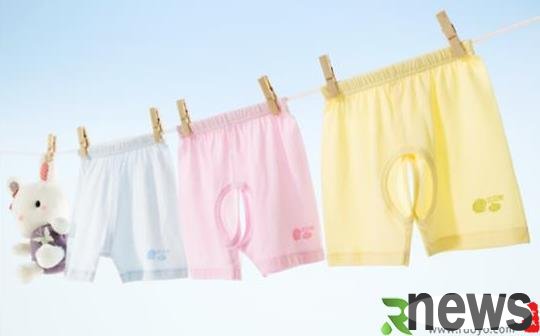 How to remove the color from clothes