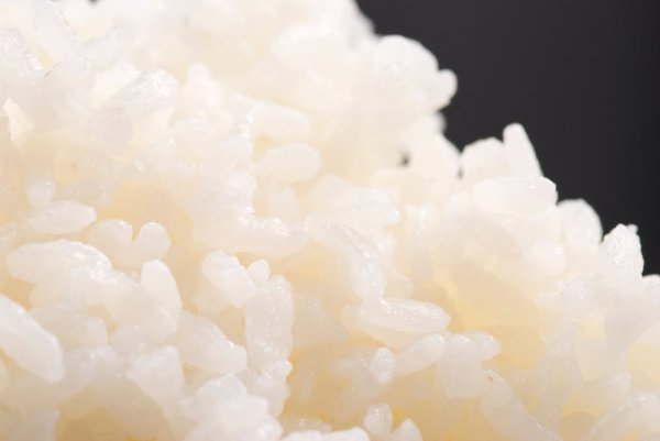 Make the white rice sweeter. The store provides a specialty store to add something before cooking to extend the decomposition time of the powder