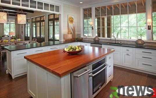 Teach you how to clean kitchen oil stains