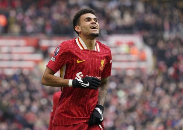Reporter: The first choice for Barcelona winger is Dias, Laporta has doubts about introducing Nico