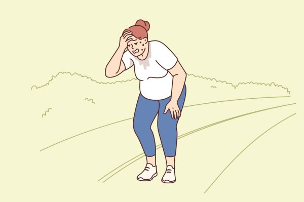 Obesity and weakness in lower limbs may cause sarcopenia to the upper body! Fitness coach illustration 4 tricks, 1 chair can train the four-headed muscles