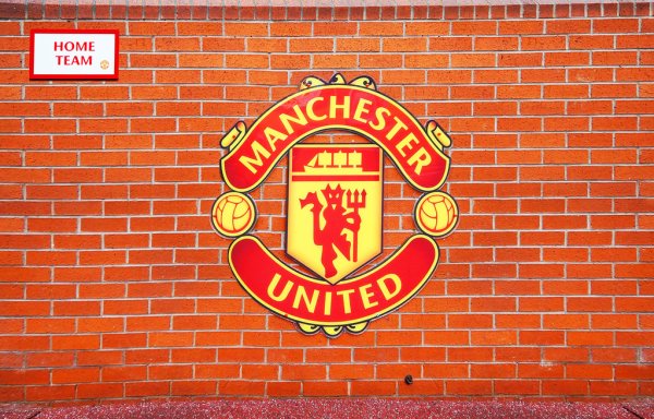 Club World Cup treatment! Post: Manchester United s entire team arrived in Chicago, with local temperatures exceeding 32 degrees