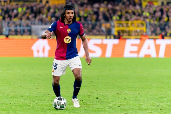 Team newspaper: Comte will renew his contract with Barcelona until 2030, Manchester City and other teams are chasing, but he is very happy at Barcelona