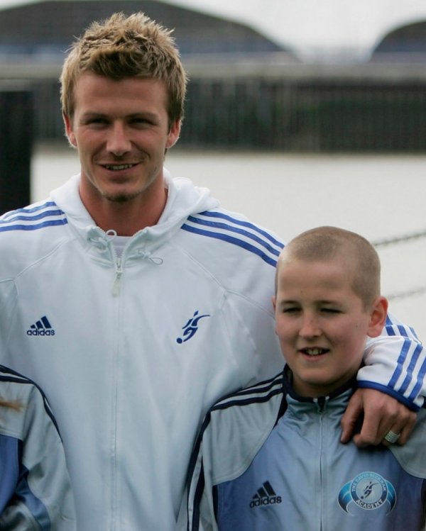 UEFA media posted a photo of Beckham and Kane in the past: When the 11-year-old Kane met Beckham