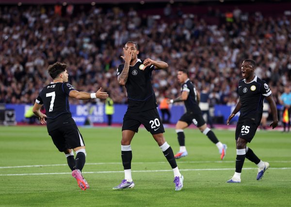 A great value transfer? Chelsea signed 23-year-old Pedro with 63.7 million euros, 4 goals and 2 assists in 5 games, 26 signing and 8-year long contract