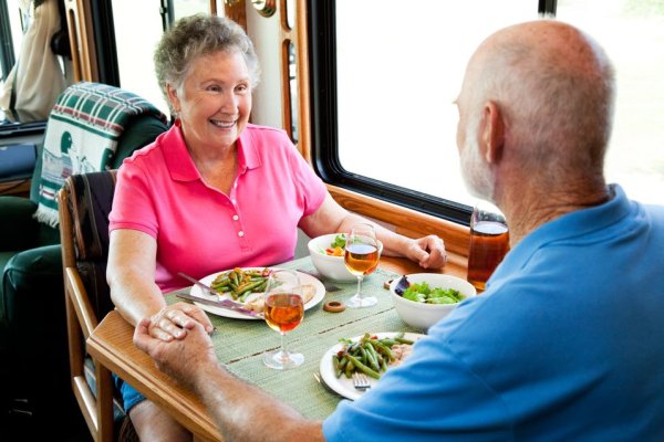 Only time to eat will be together! Four tips for 60-year-old wives and retired couples to maintain the most comfortable distance