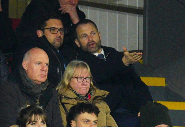 Reporter: After Chelsea was reversed by Brighton, the boss, director and other executives went directly to the locker room