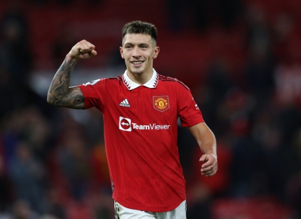 British media: Lima left the UK and went to Dubai for rehabilitation training. Manchester United did not want him to take risks and rush to return.