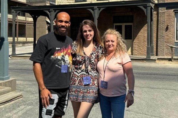 Join wholeheartedly! Sister Mbemo: I asked him in the summer why he wanted to transfer? He only has Manchester United in his heart