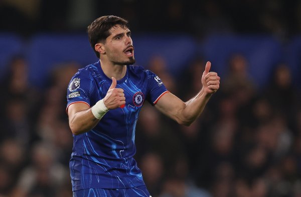 Follow the team: Esteban has almost played 2 games in the international match week, Neto may start against Burnley