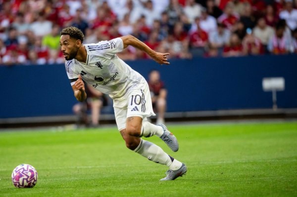 Reporter: Cunha was injured in training but the problem is not serious and he may still play against Everton